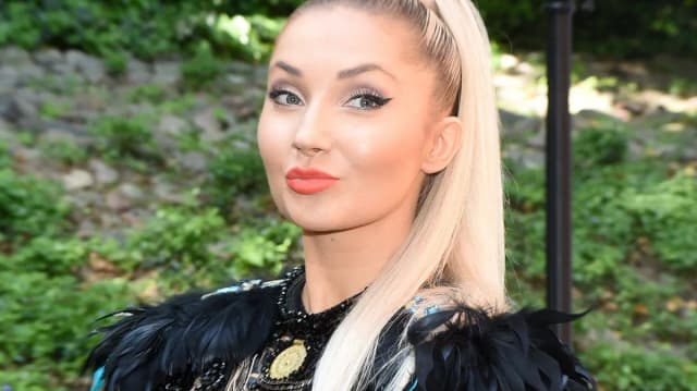 Ile lat ma Cleo? Zaskakująca prawda o wieku popularnej piosenkarki. Ile lat ma Cleo? Zaskakująca prawda o wieku popularnej piosenkarki.