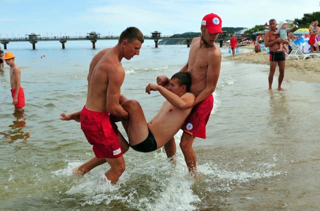 Ile zarabia ratownik wodny? Zaskakujące fakty o wynagrodzeniach w Polsce Ile zarabia ratownik wodny? Zaskakujące fakty o wynagrodzeniach w Polsce