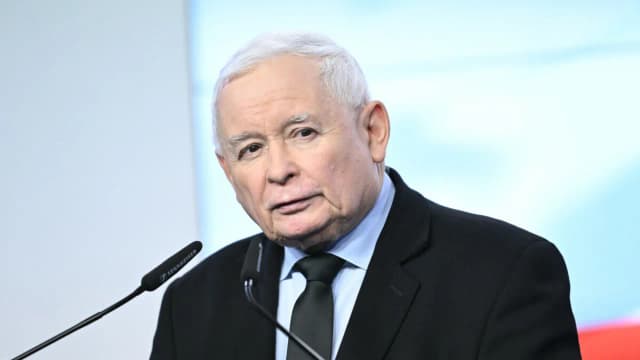 Ile lat ma Kaczyński? Zaskakująca prawda o wieku polityka 74 lata Ile lat ma Kaczyński? Zaskakująca prawda o wieku polityka 74 lata